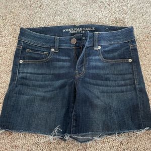 American Eagle Women's Size 6 Dark Blue Super Stretch Shorts